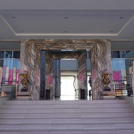 M Hotel Kupang Kupang  Extérieur photo