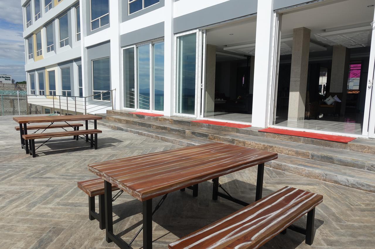M Hotel Kupang Kupang  Extérieur photo