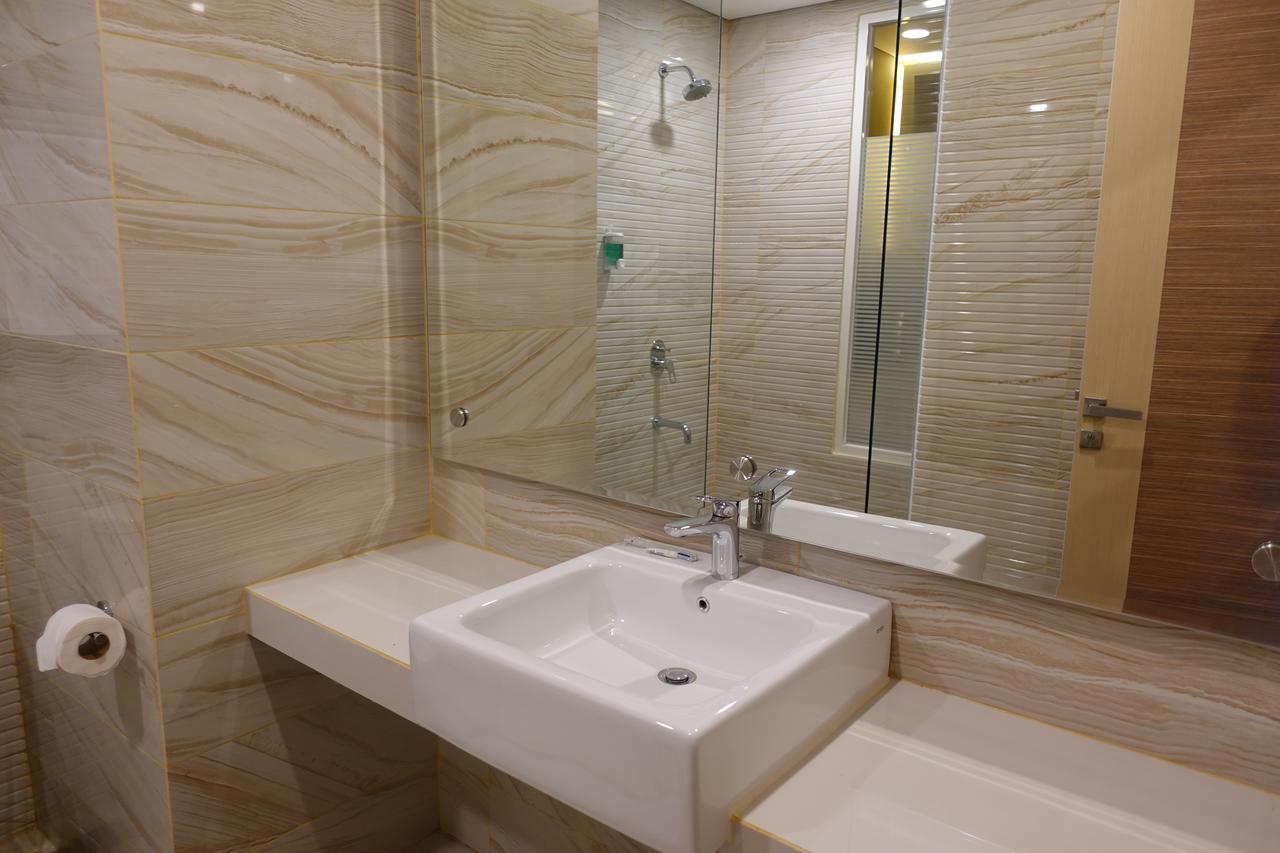 M Hotel Kupang Kupang  Extérieur photo