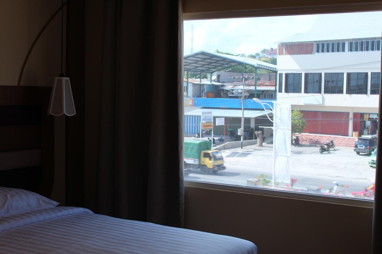 M Hotel Kupang Kupang  Extérieur photo