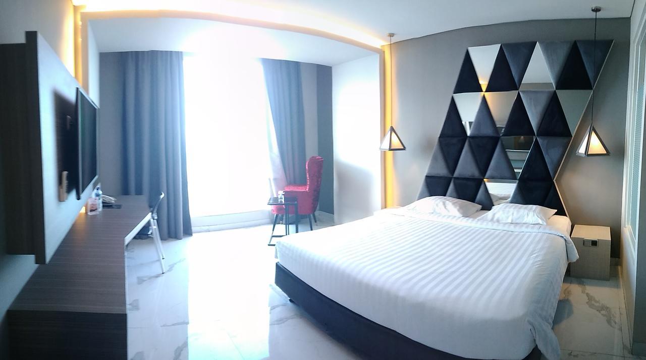 M Hotel Kupang Kupang  Extérieur photo
