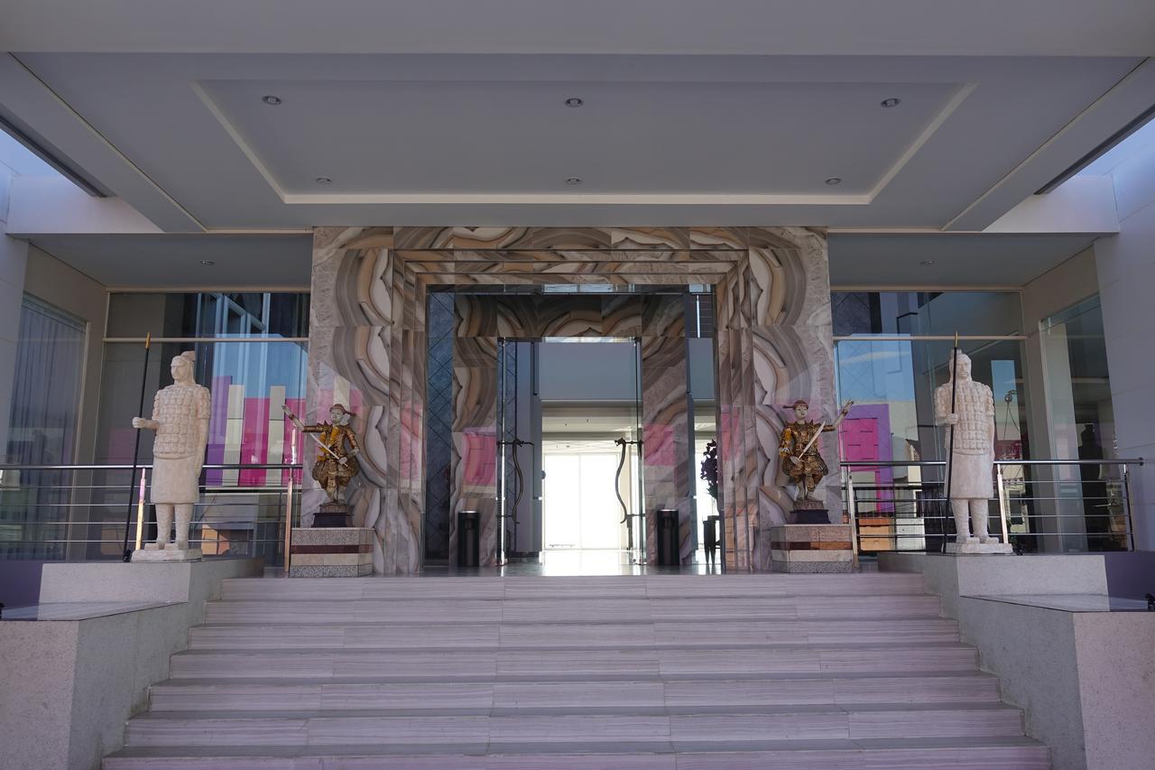 M Hotel Kupang Kupang  Extérieur photo